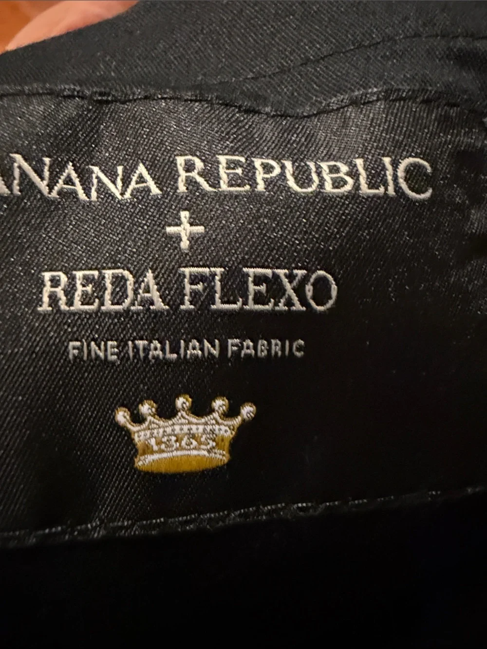 Banana Republic Men's Navy Blue Two-Piece Suit